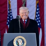 Trump asegura que denunciará por una suma millonaria a la BBC por edición de un discurso