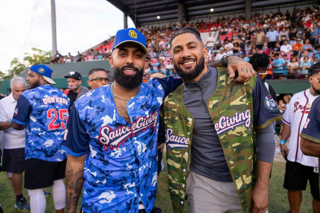 Eladio Carrión celebra con éxito la quinta edición de SAUCEGIVING - Noticias de hoy en República Dominicana | De Último Minuto