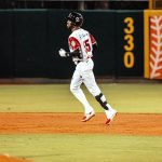 Gigantes desatan ofensiva imparable y apabullan 12-3 a los Toros