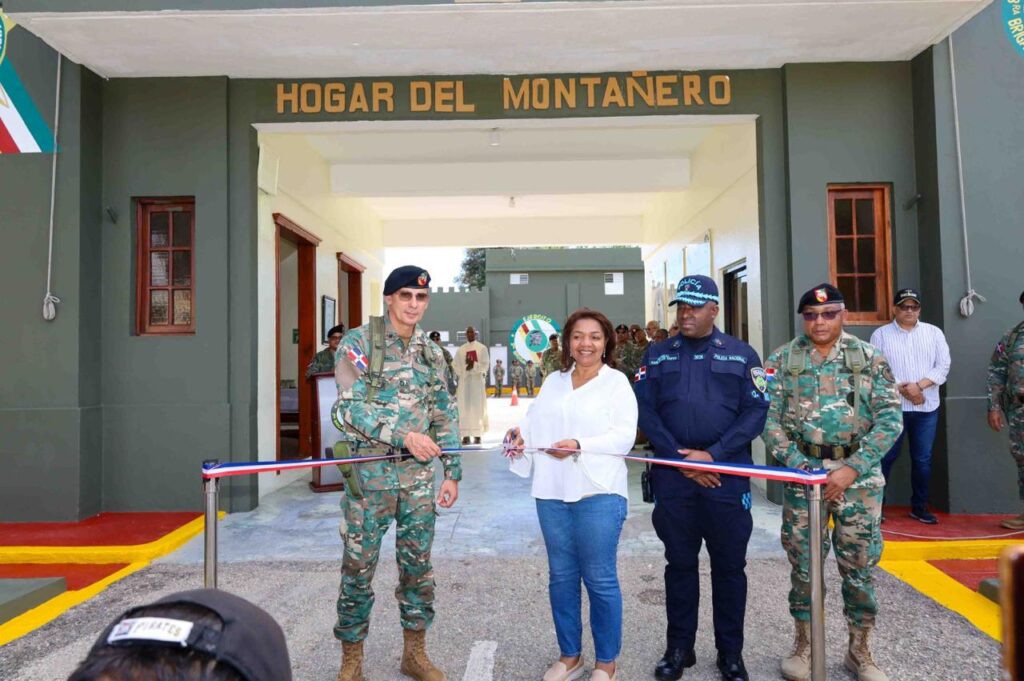 Comandante General del Ejército visita Elías Piña y San Juan de la Maguana - Noticias de hoy en República Dominicana | De Último Minuto