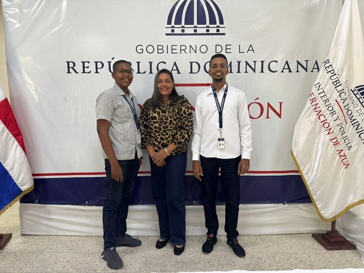 Gobernadora de Azua muestra su respaldo al Premio Nacional de la Juventud 2026