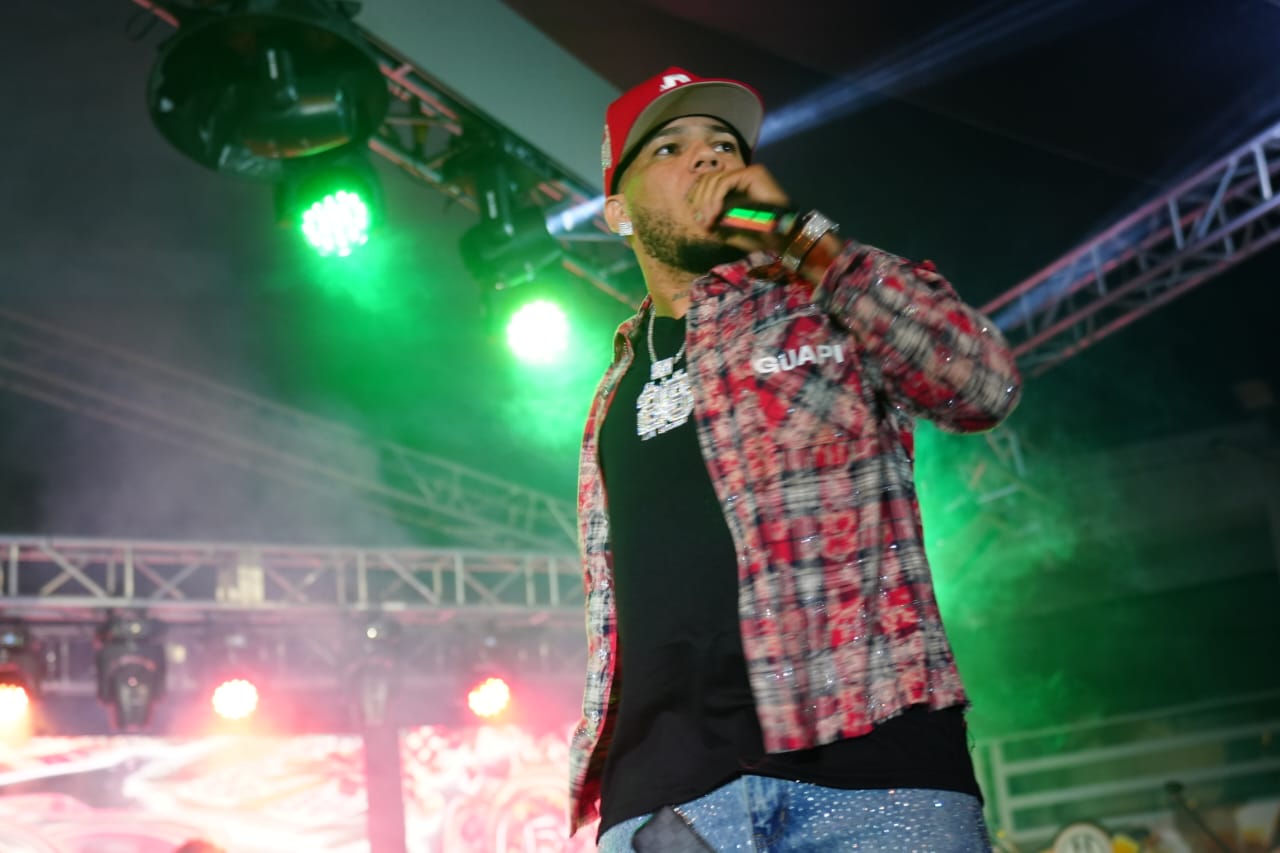 Concierto de Navidad “Reconocidos” impulsa a nuevos talentos de la música urbana en Los Mina