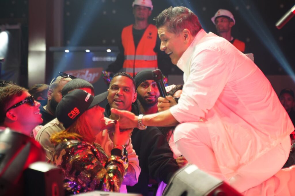 Eddy Herrera celebra su segundo Latin Grammy con concierto en La Casa de Alofoke 2 | 7 | Eddy Herrera celebra su segundo Latin Grammy con concierto en La Casa de Alofoke 2 - Noticias de hoy en República Dominicana | De Último Minuto