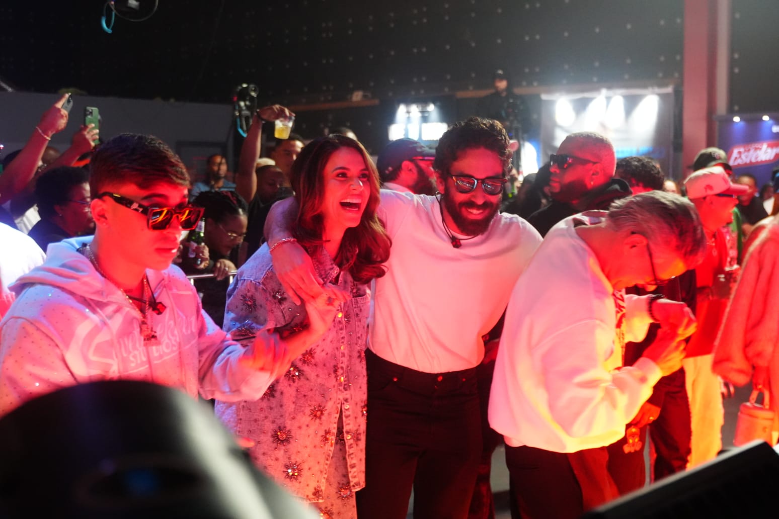 Personalidades disfrutan del concierto de Eddy Herrera en La Casa de Alofoke