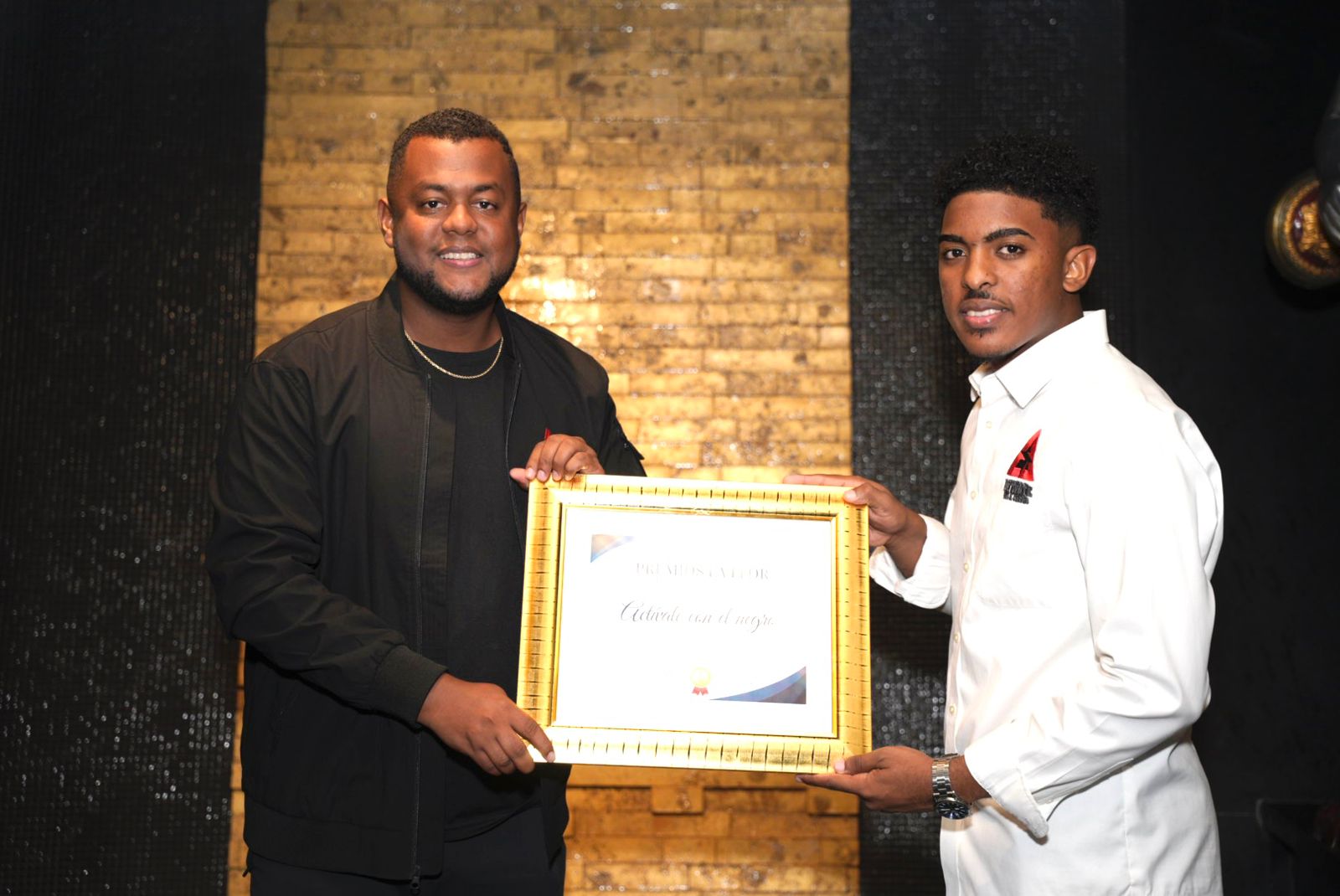 ‘Actívate con el Negro’ celebra ocho años de trayectoria con reconocimiento en Premios La Flor