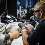¿Los tatuajes aumentan el riesgo de melanoma? Un nuevo estudio reabre el debate