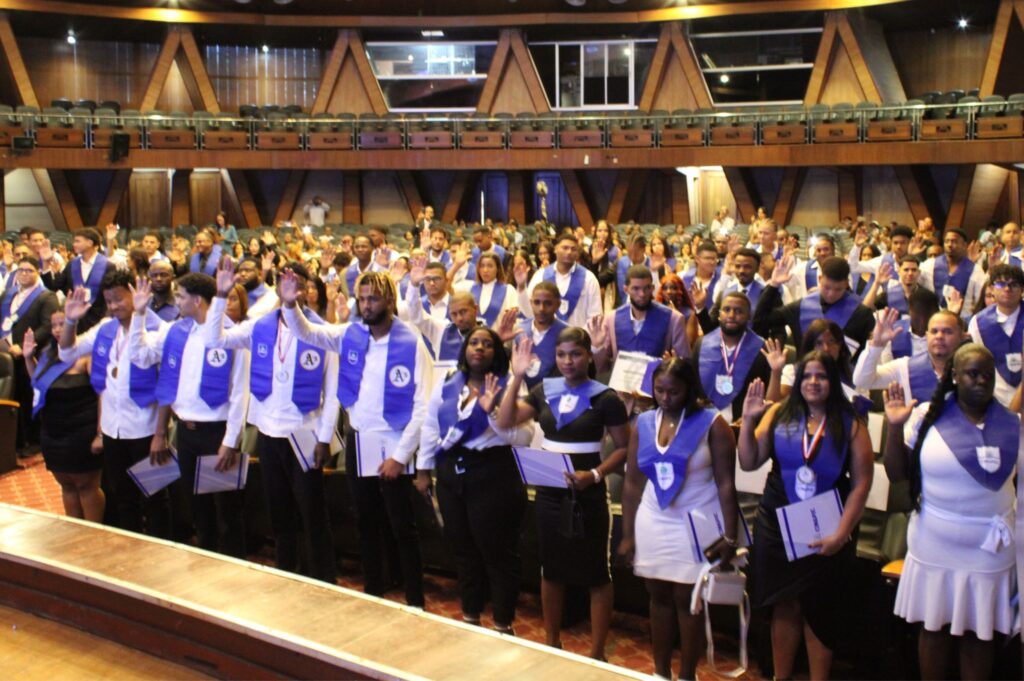 CENAPEC gradúa a 1,036 bachilleres en Santo Domingo y centros del interior | 3 | CENAPEC gradúa a 1,036 bachilleres en Santo Domingo y centros del interior - Noticias de hoy en República Dominicana | De Último Minuto