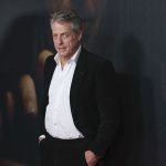 Hugh Grant considera que la compra de Warner por Netflix es una mala noticia para el cine