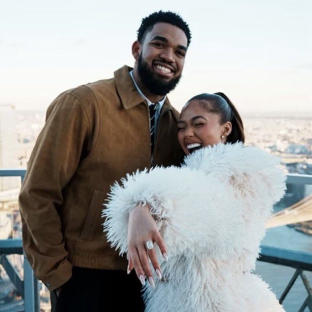 Karl-Anthony Towns anuncia su compromiso con Jordyn Woods en Navidad | 1 | Karl-Anthony Towns anuncia su compromiso con Jordyn Woods en Navidad - Noticias de hoy en República Dominicana | De Último Minuto
