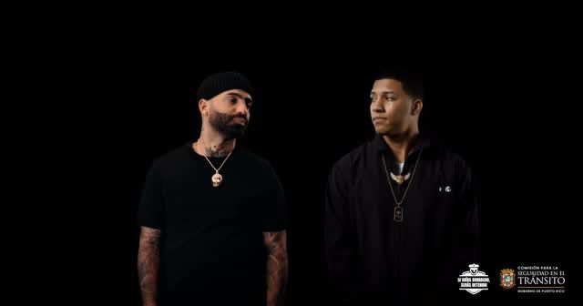 Arcángel alza su voz por su hermano fallecido Justin en nueva campaña de seguridad vial