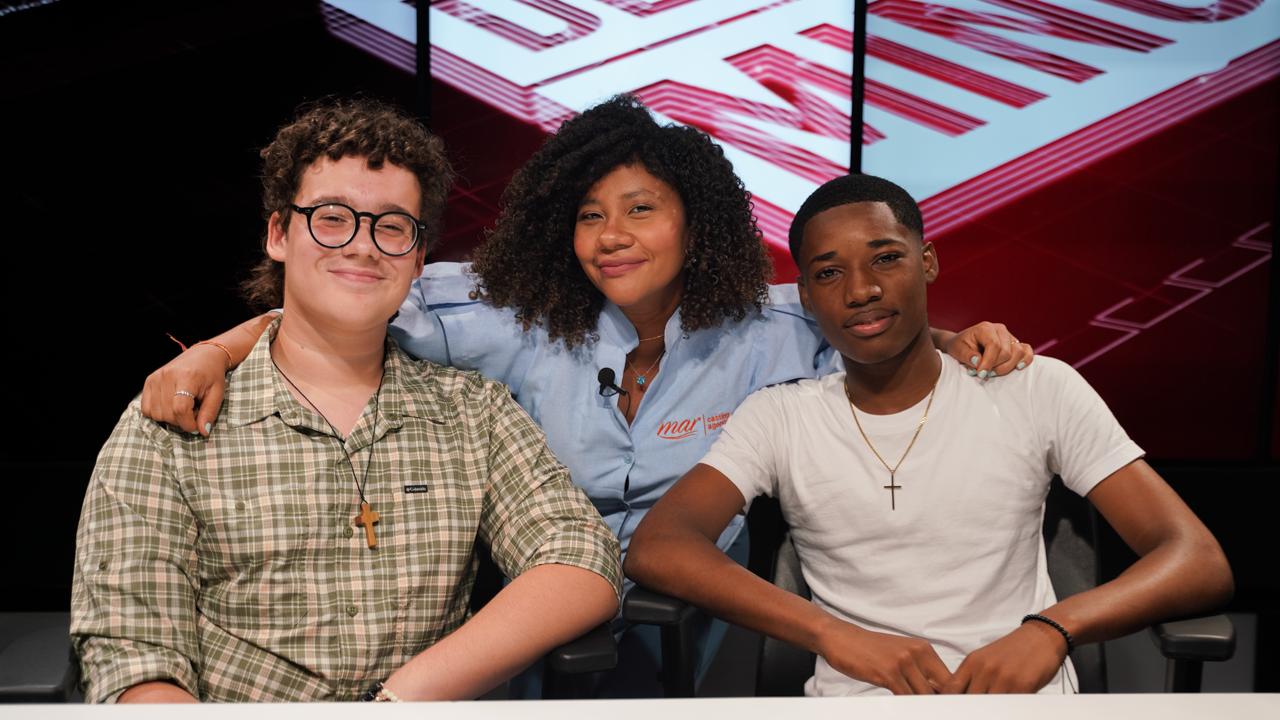 Yeyli y Fernando, los jóvenes dominicanos que brillaron en el intro del concierto de Bad Bunny en RD