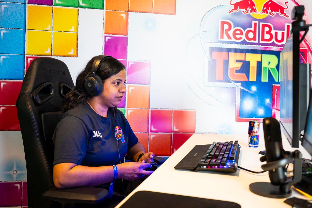 Melina Díaz pone en alto a República Dominicana en la Final Internacional de Red Bull Tetris en Dubái