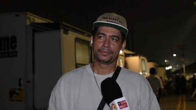 Poeta Callejero dice presente en evento cristiano “Adorando juntos en Navidad” y afirma que “vienen cosas buenas en 2026”