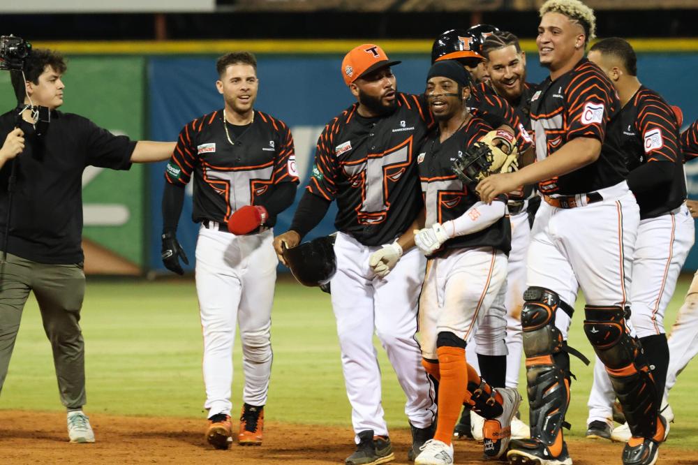 Toros dejan tendidas a las Estrellas y conquistan la Serie de la Caña