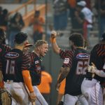 Muñoz decide en el noveno y Toros vencen al Licey para quedar a un paso de los playoffs
