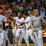 Bryan De La Cruz vuelve a castigar y lidera remontada de los Toros ante las Águilas