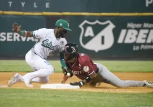 Gigantes extienden su racha a cuatro al superar 8-7 a las Estrellas en 10 entradas