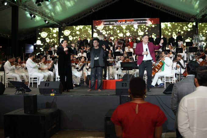 Centro Cultural Perelló llena de música sinfónica la Navidad en Baní