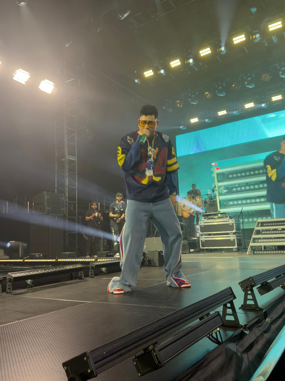 Shadow Blow inicia con éxito concierto en la Gran Arena del Cibao