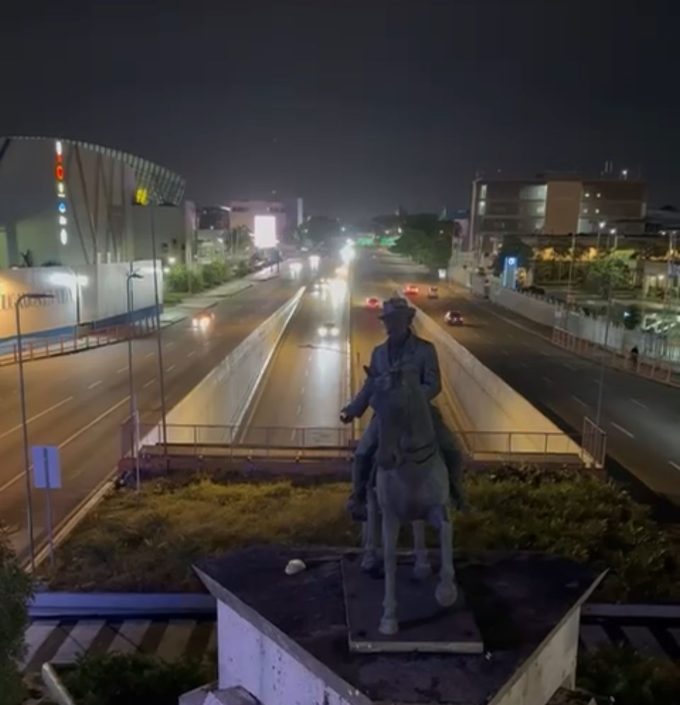 Principales avenidas del Gran Santo Domingo permanecen desoladas en esta "Noche Buena"