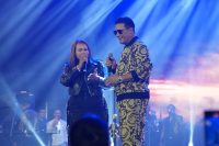 Casilda protagonizó un emotivo momento en el concierto de su hermano Raulin Rodríguez