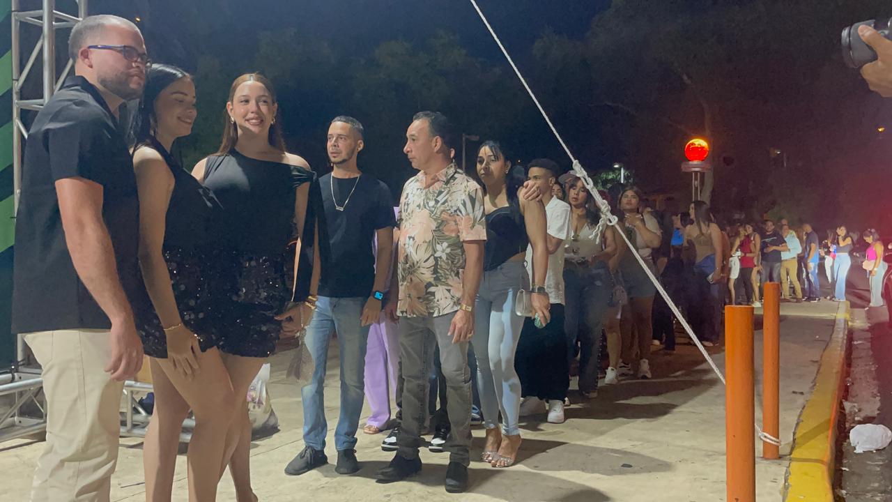 Gran expectativa marca la llegada de fanáticos al concierto “Mi Historia” de Raulín Rodríguez