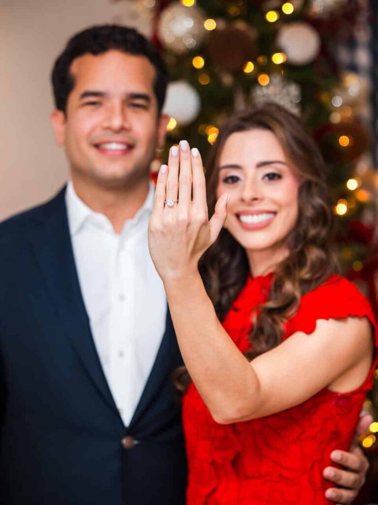 Navidad se convirtió en el escenario para celebrar el amor; figuras se comprometieron - Noticias de hoy en República Dominicana | De Último Minuto