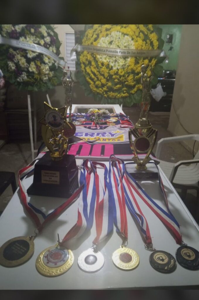 "Mi hijo era deportista, no un pandillero", así describe la madre del joven asesinado a tiros en La Caleta | 4 | "Mi hijo era deportista, no un pandillero", así describe la madre del joven asesinado a tiros en La Caleta - Noticias de hoy en República Dominicana | De Último Minuto