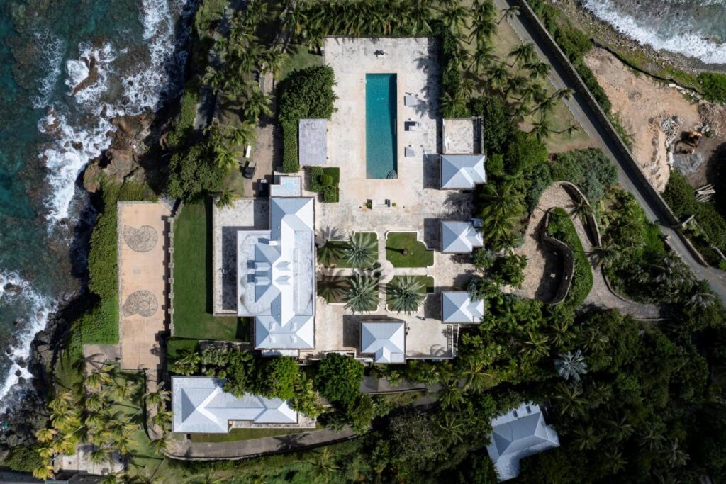 Nuevas imágenes revelan el interior desconocido de la isla privada de Jeffrey Epstein - Noticias de hoy en República Dominicana | De Último Minuto