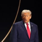 Trump afirma que Maduro tiene los "días contados" y Venezuela se dice dispuesta a "luchar"