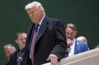 Trump eleva los aranceles a Corea del Sur del 15% al 25%