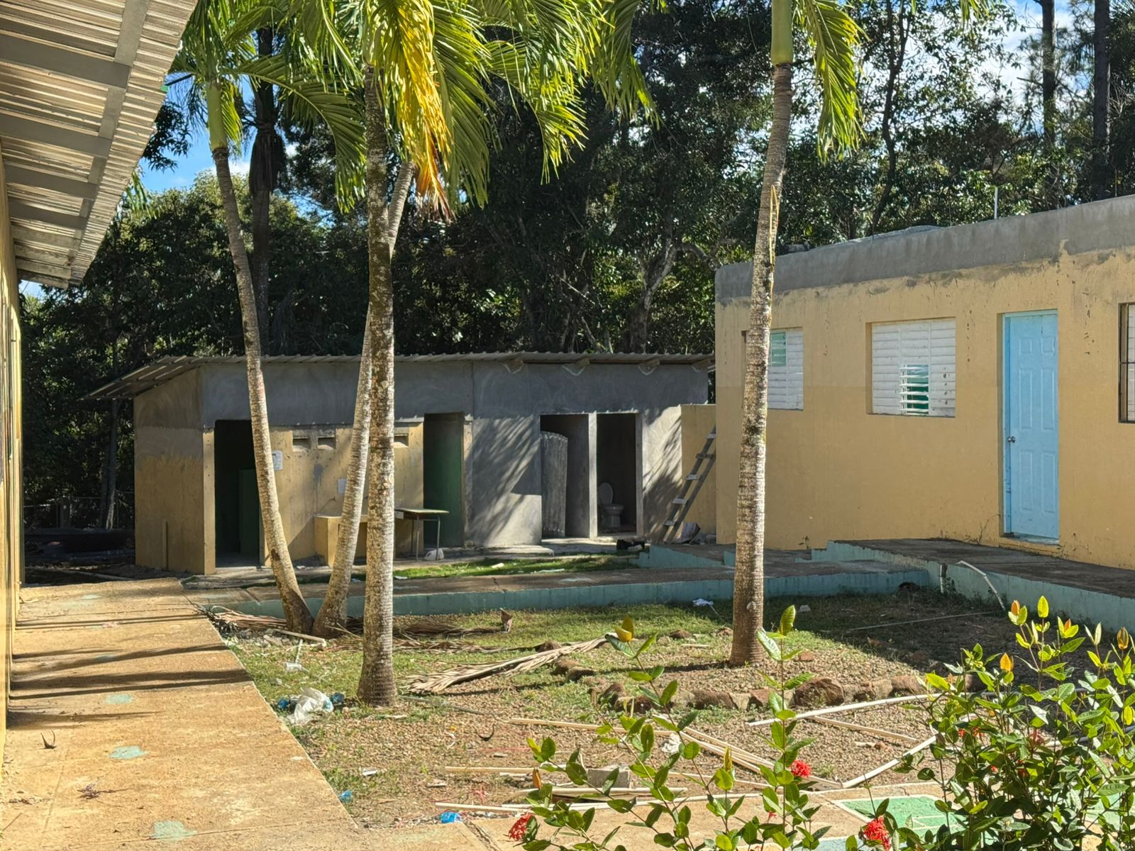 ADP Monción denuncia paralización de obras y exige respuesta inmediata del MINERD