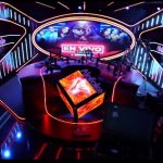 Santiago Matías muestra la nueva cabina de Alofoke Radio Show