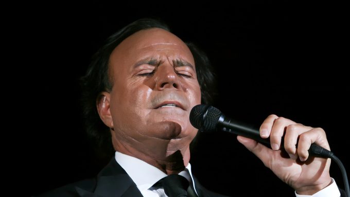 ¿Denuncia falsa?: Julio Iglesias pasa al contraataque contra sus demandantes