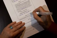 Cuba publica la regulación de la eutanasia, pero posterga su aplicación