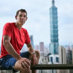 Alex Honnold hará historia con la escalada del Taipei 101 en una transmisión global de Netflix