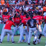 Leones del Escogido quedan a un paso del bicampeonato tras vencer a los Toros