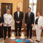 Presidente Abinader recibe a Michel Camilo y autoridades del Berklee College of Music