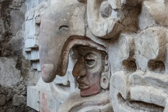 México anuncia el hallazgo de una milenaria tumba zapoteca del año 600 en el sur del país