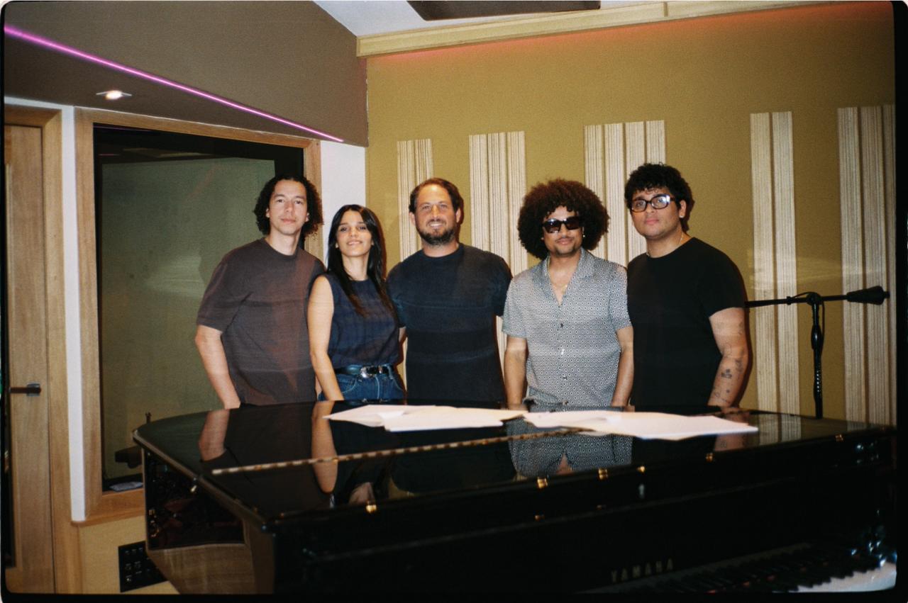 Solo Fernández firma con sello discográfico Point Records