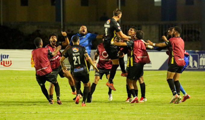 Robertino Canavesio decide y coloca al MOCA FC en el primer lugar de la Liguilla