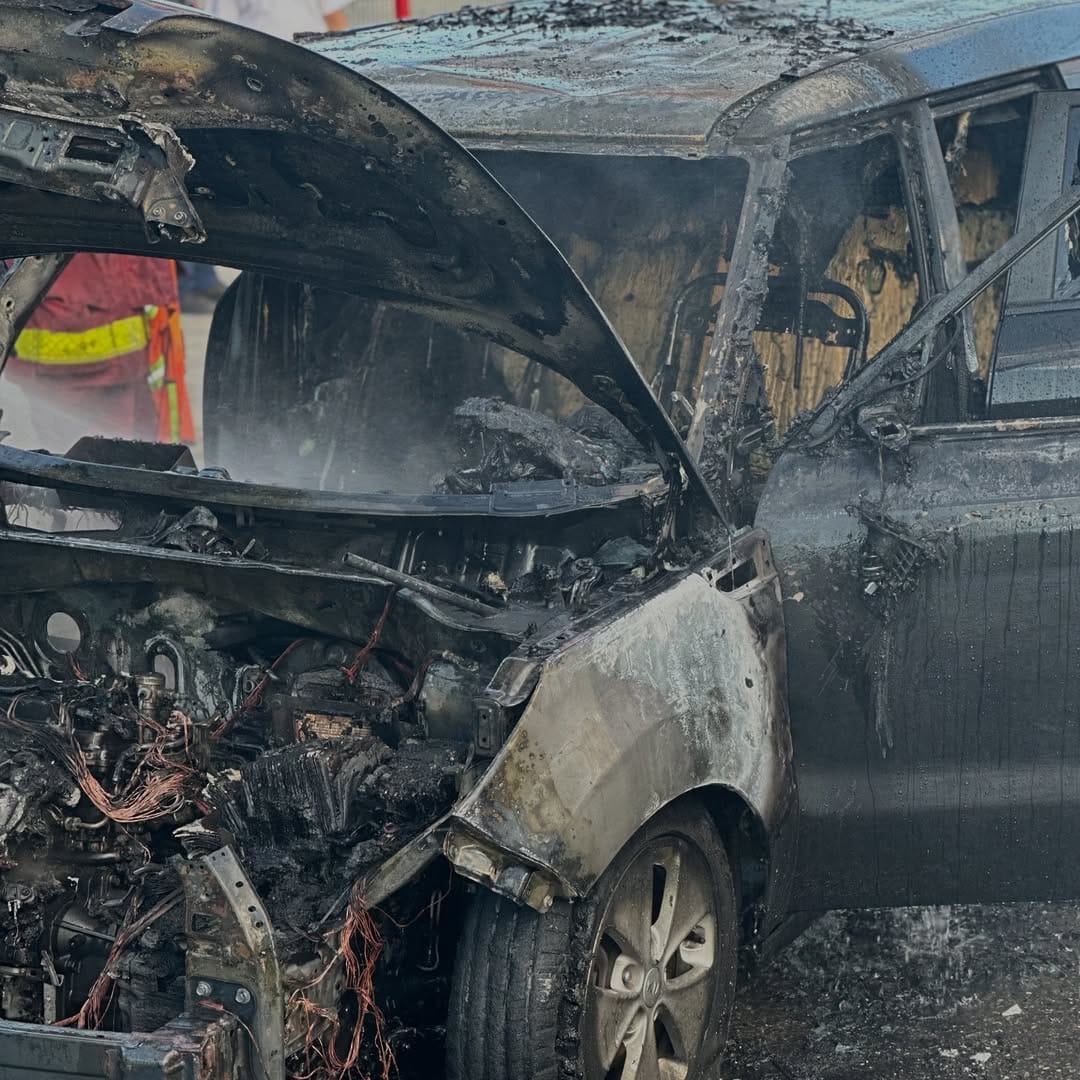 Kiara Romero resulta ilesa tras incendio de su automóvil en la Autopista Duarte