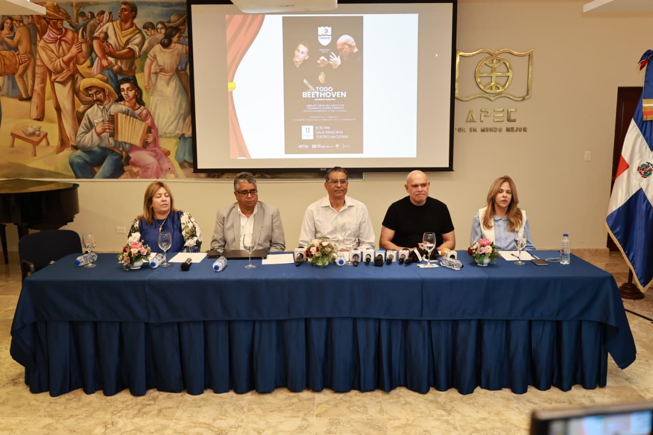 Amaury Sánchez afirma que dirigir "Todo Beethoven" es un reto artístico y espiritual