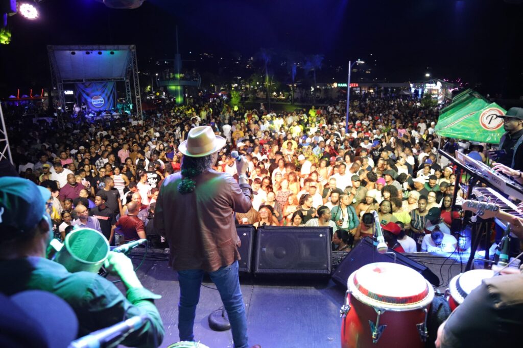 Samaná vibró de alegría con un histórico festival de música y cultura - Noticias de hoy en República Dominicana | De Último Minuto