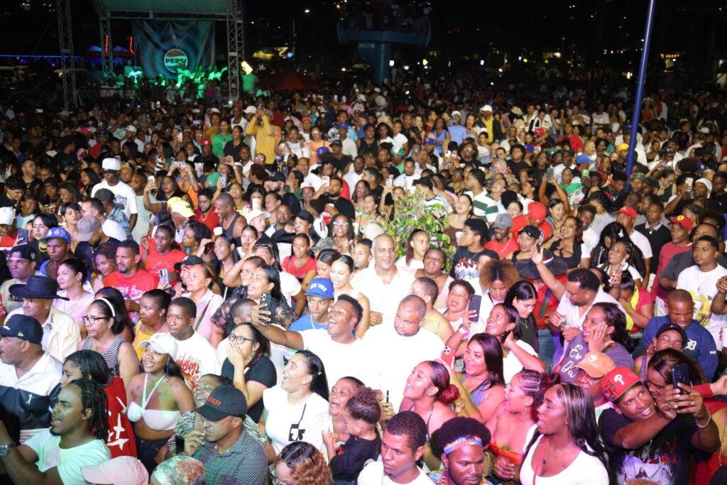 Samaná vibró de alegría con un histórico festival de música y cultura - Noticias de hoy en República Dominicana | De Último Minuto