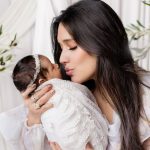 Amelia Vega comparte emotivas imágenes de su sexta hija Vail