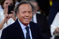 Julio Iglesias contrata a un abogado para hacer frente a las acusaciones de abusos sexuales