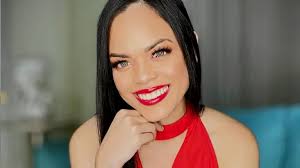 Kiara Romero resulta ilesa tras incendio de su automóvil en la Autopista Duarte | 1 | Kiara Romero resulta ilesa tras incendio de su automóvil en la Autopista Duarte - Noticias de hoy en República Dominicana | De Último Minuto