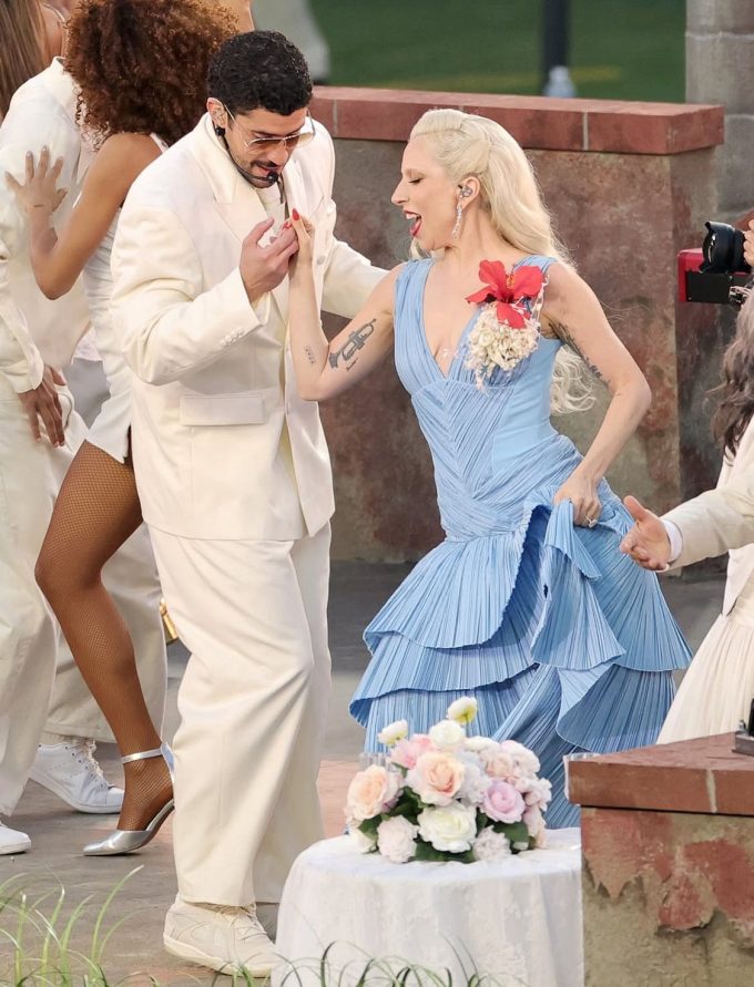 Diseñador dominicano Luar vistió a Lady Gaga en el show del Super Bowl