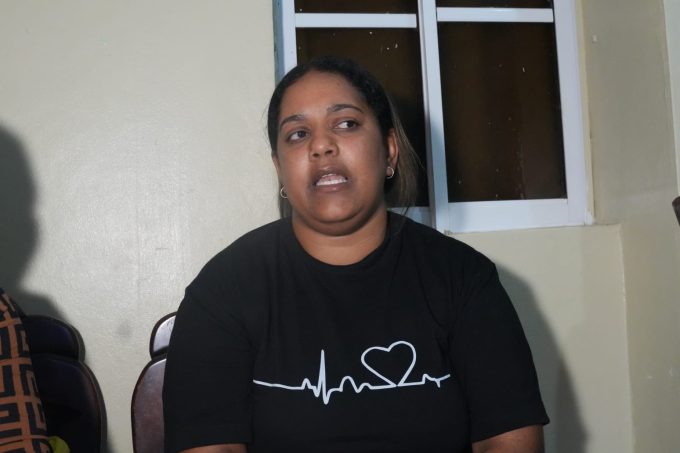 Piden justicia por asesinato de joven atacado a machetazos en El Almirante